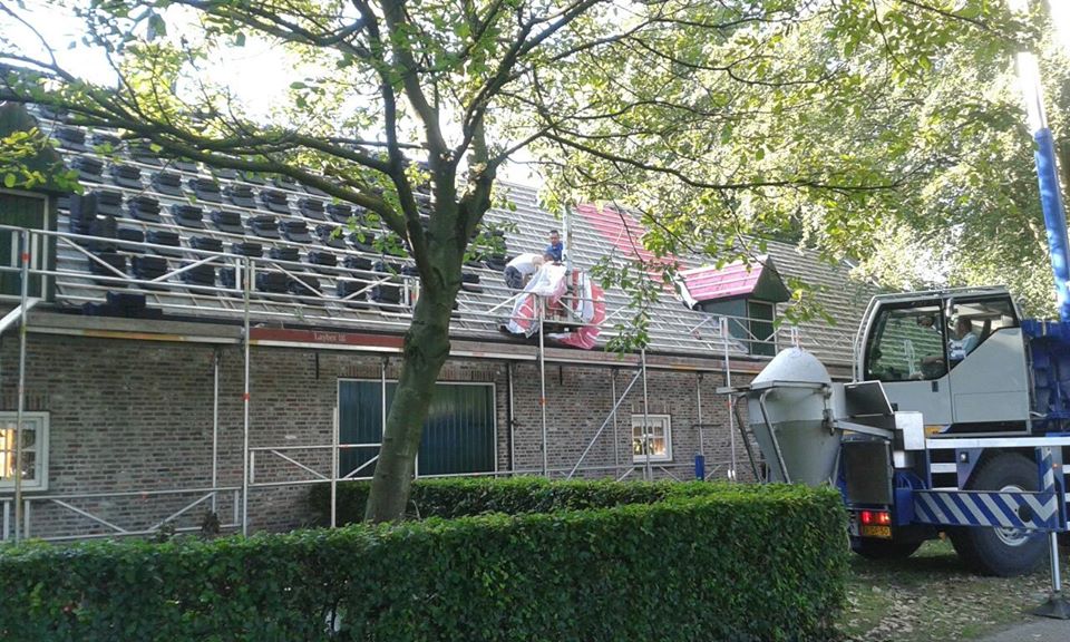 BIJ HOEVE TEN VORSEL GING HET DAK ERAF